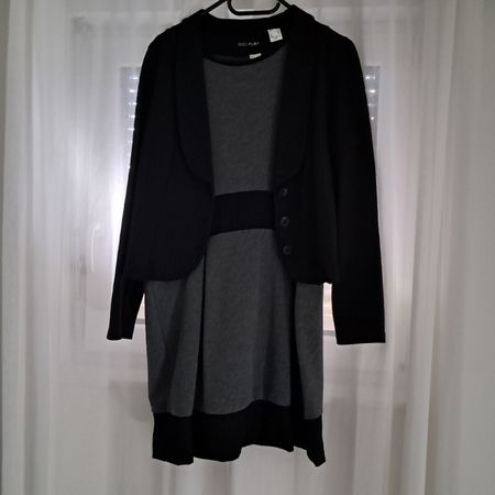 ensemble robe  veste courte- etat neuf-elegant 44/46