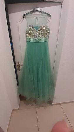  Hübsches und elegantes Kleid, Grösse 42