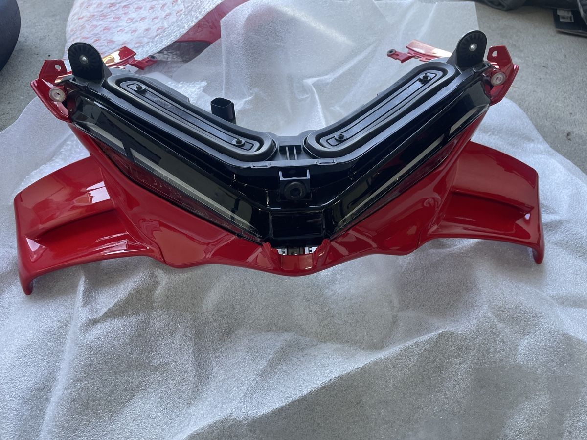 Ducati Tutti i ricambio per moto: Originale Ducati V4 2025 Verkleidung inkl. Scheinwerfer – Usato da Beinwil am see venduto da ana_5dnf 3