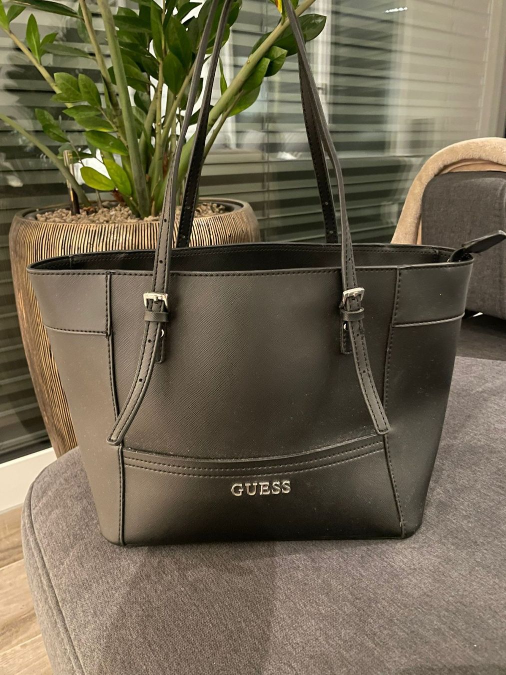 Guess Borse da donna: Guess Handtasche – Usato da Wohlen AG venduto da PDD2023
