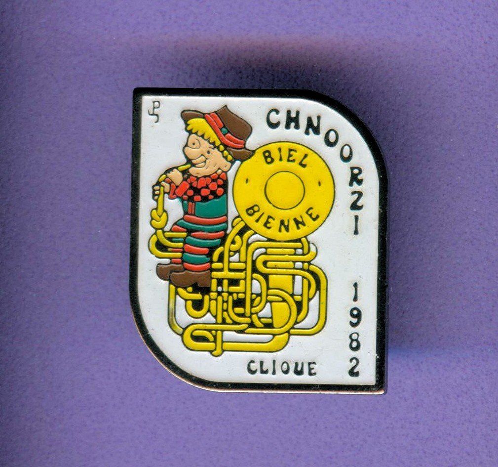 Plaketten & Abzeichen: CHNOORZI  CLIQUE  1982 – Gebraucht aus Winterthur von Sammleroase
