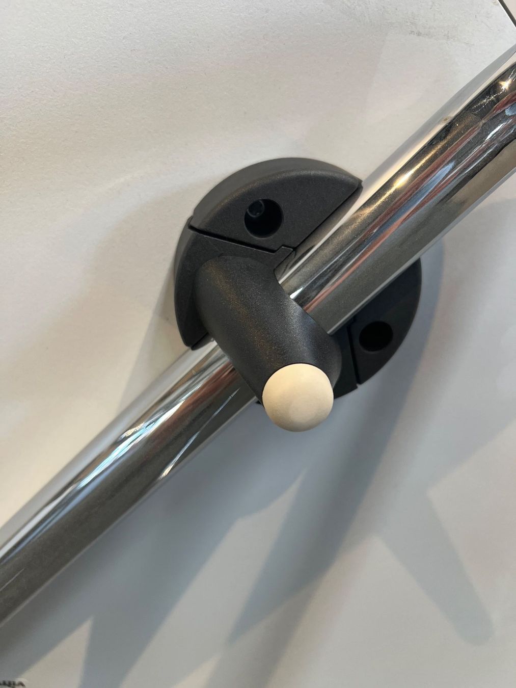 Vitra Tische: 003 VITRA Hal Designertisch – Gebraucht aus Wangen an der Aare von TBYN 5