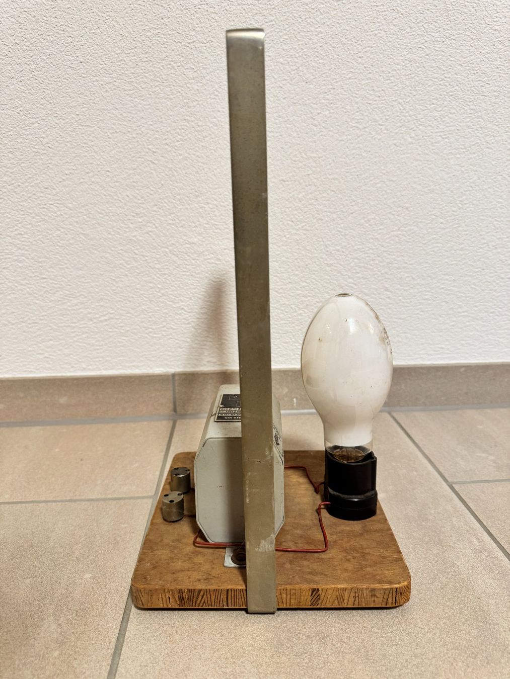 Lampade: Entladungslampe Antik – Difettoso da Hofstetten ZH venduto da Balu083 3