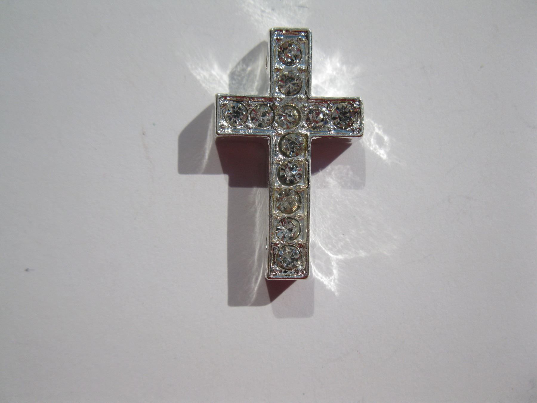 Perle (finte): Verbinder Kreuz versilbert mit Strass – Nuovo e nell'imballaggio originale da St. Margarethen TG venduto da LuanaKa 1