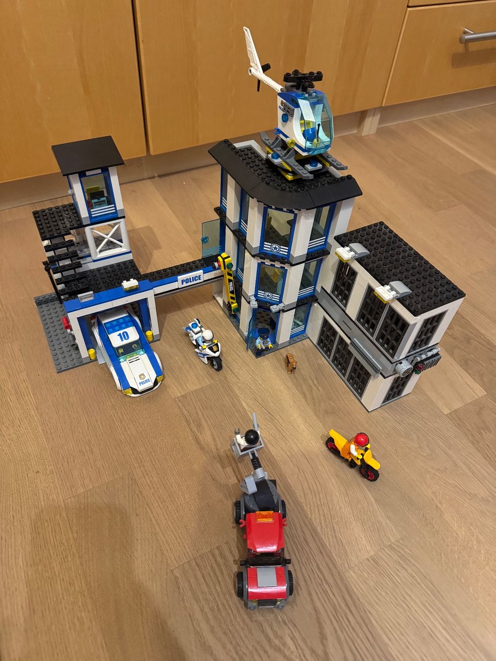 Lego Jouets: Lego City Set 60141 – D'occasion à Steffisburg par sky7000