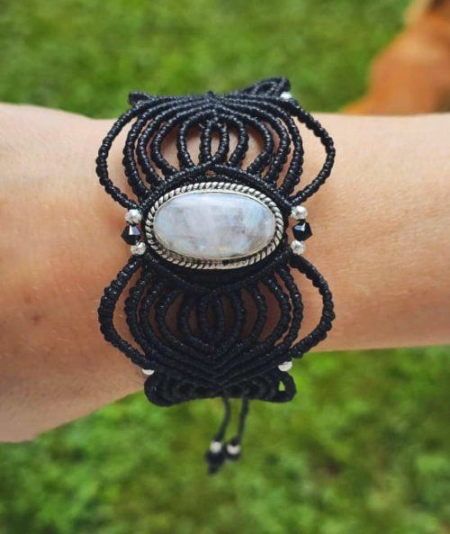 Bracciali & Braccialetti: Armband Pietra di Luna Macrame – Nuovo (secondo la descrizione) da Rudolfstetten venduto da MadebyBrina
