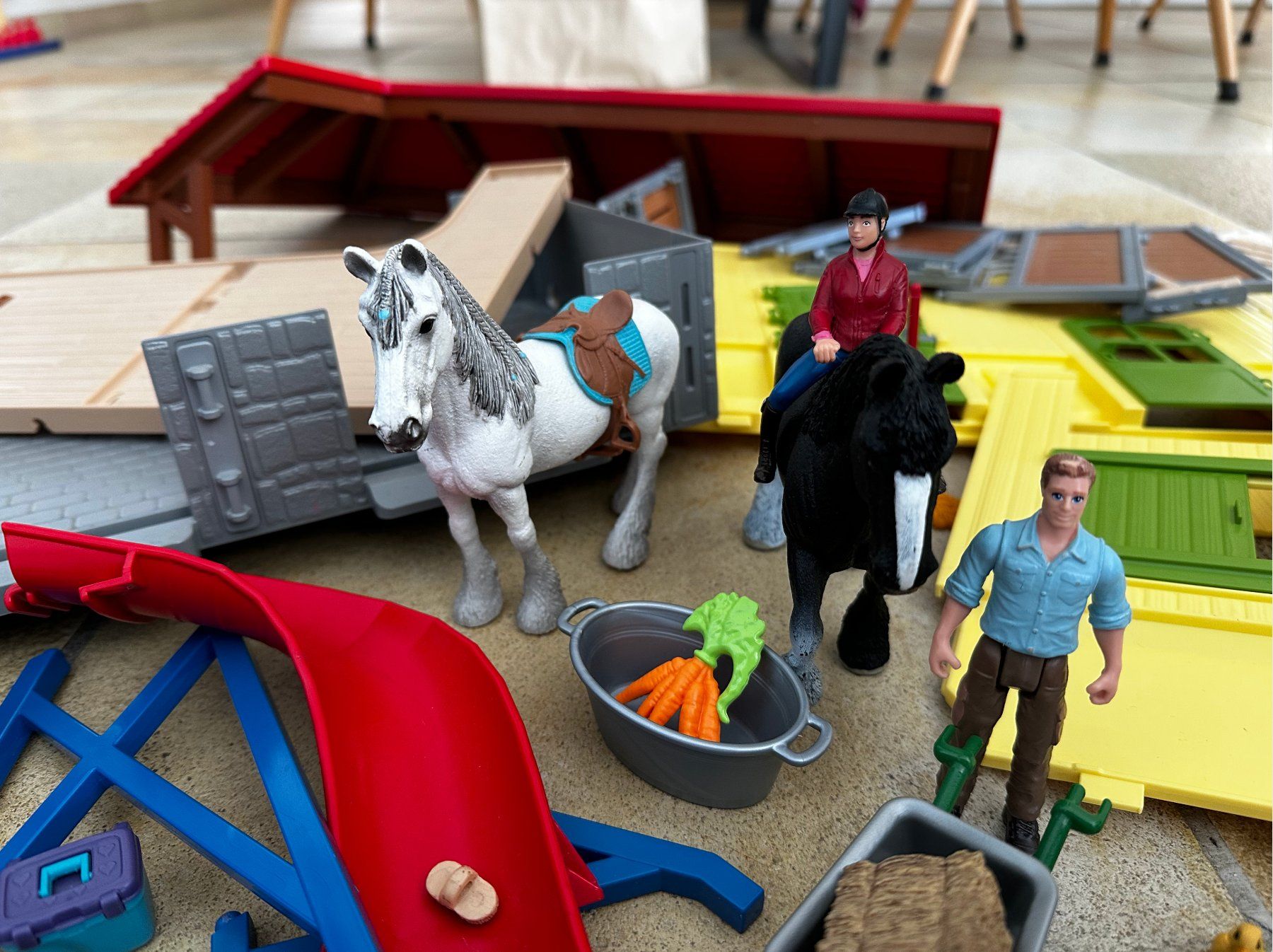 Schleich Spielzeuge: Schleich Bauernhof Pferdestall – Gebraucht aus Riedholz von Sendel 2