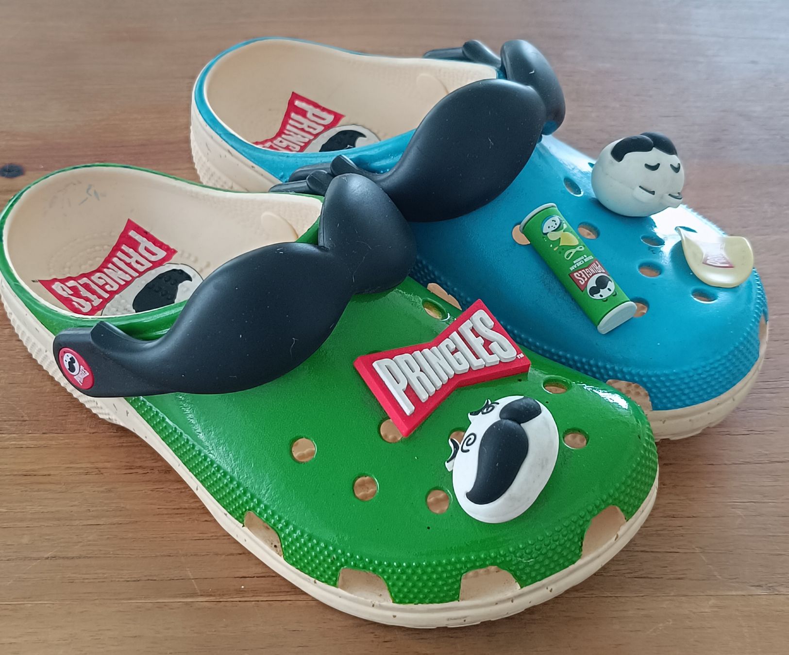 Crocs Scarpe da uomo: Crocs Pringles – Nuovo (secondo la descrizione) da Bellinzona venduto da gab_t52k