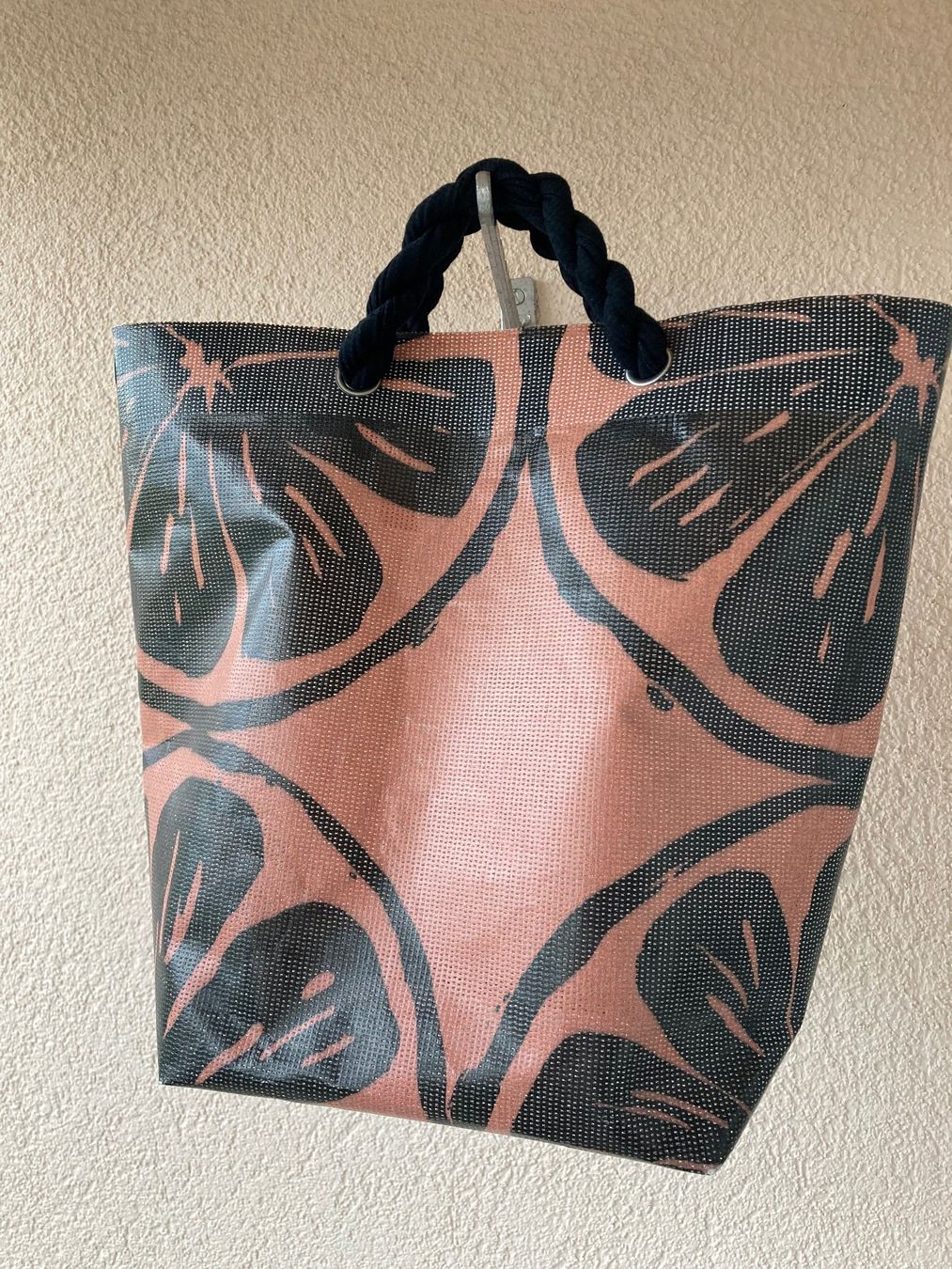 Sonstiges: Badetasche / Blachentasche mit Blätterprint, – Neu (gemäss Beschreibung) aus Grüt (Gossau ZH) von Air8k3m 1