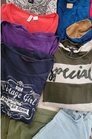 Kleiderpaket 13 Teile, Grösse S, Guess, Zara, Key Largo usw.