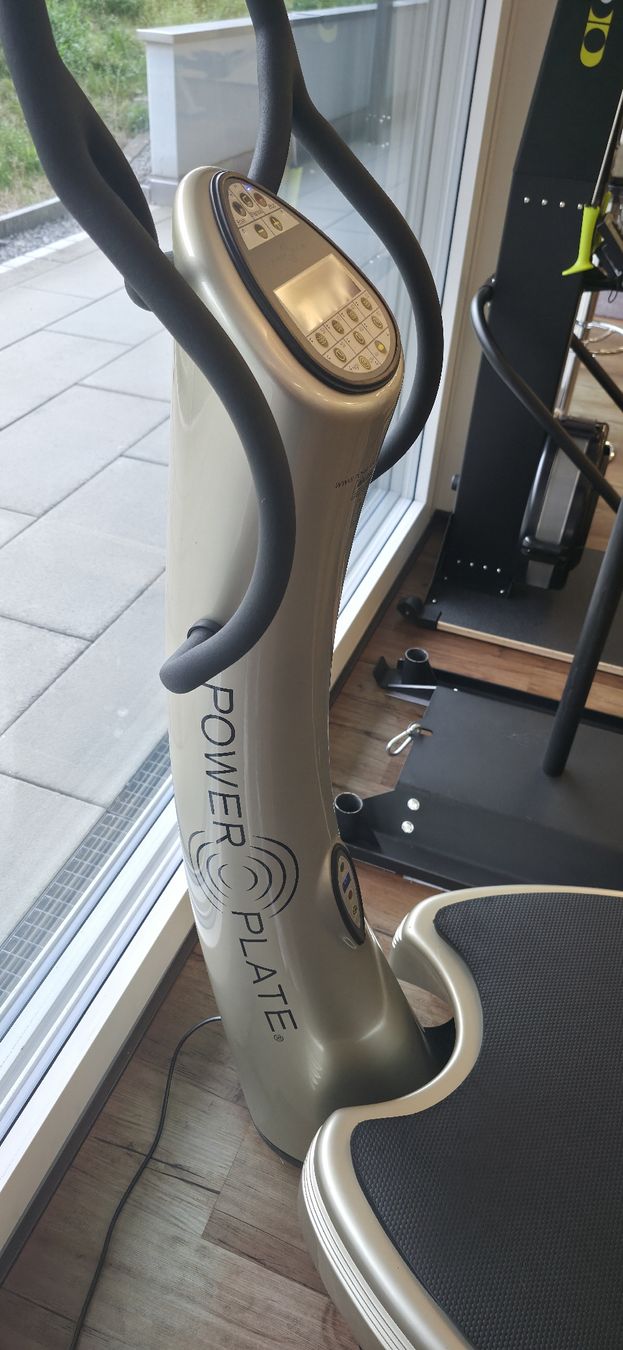 Power Plate Hometrainer: Powerplate Pro 5 – Usato da Altendorf venduto da FloWink 4