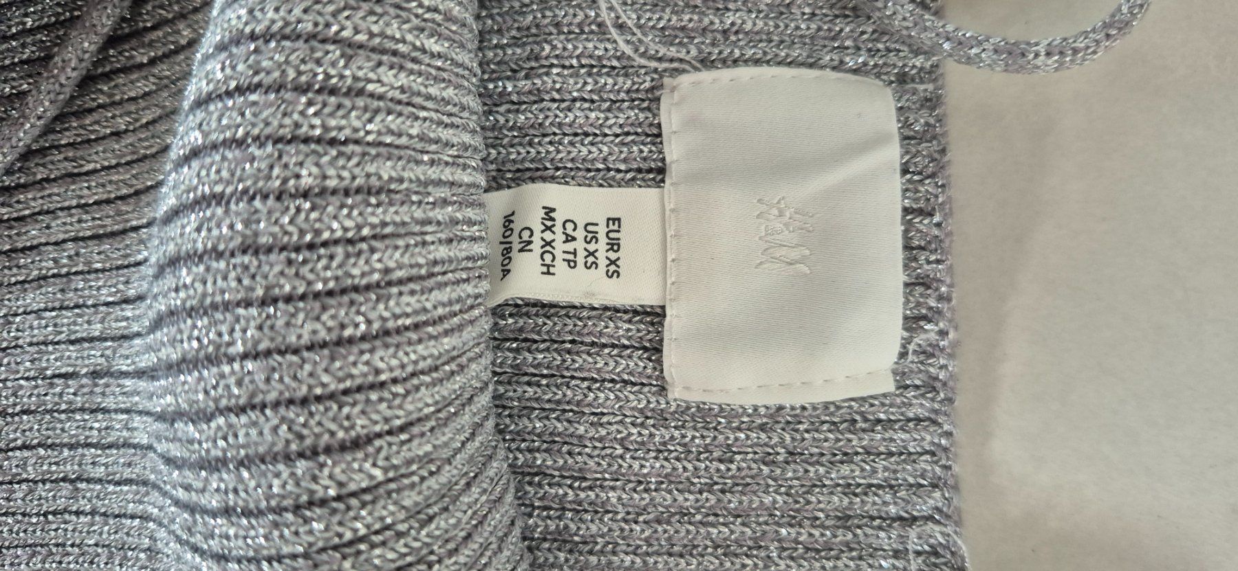 Lotti di vestiti: Silber glitzer Set 4 teilig Nagelneu – Nuovo (secondo la descrizione) da Aesch BL venduto da Moni1211 7