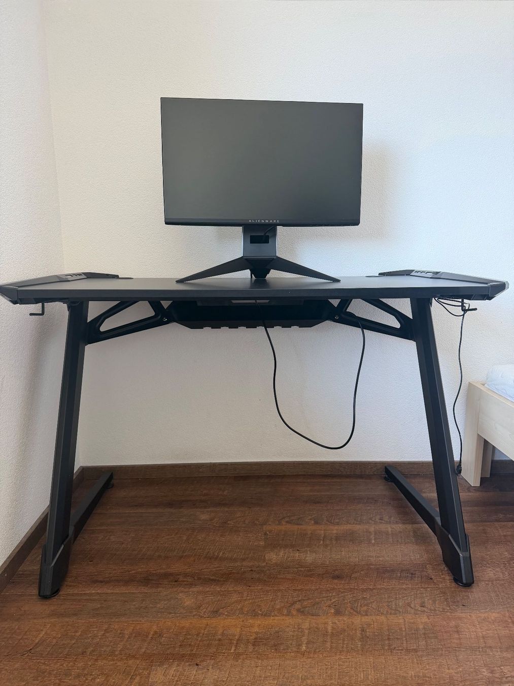Scrivanie: Gamer Tisch oder Pult – Usato da Trin venduto da Plusminus2 2