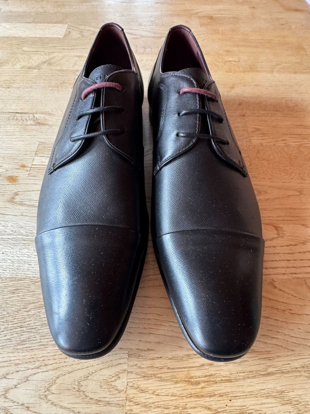 Ted Baker Scarpe da uomo: Brand New Ted Baker Shoes – Nuovo (secondo la descrizione) da Grund b. Gstaad venduto da ReLuxe