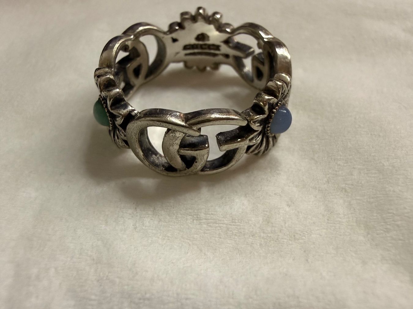 Gucci Anelli: Gucci Ring GG Marmont Blumen Silber – Usato da Biberist venduto da jaquesgaraboto 3