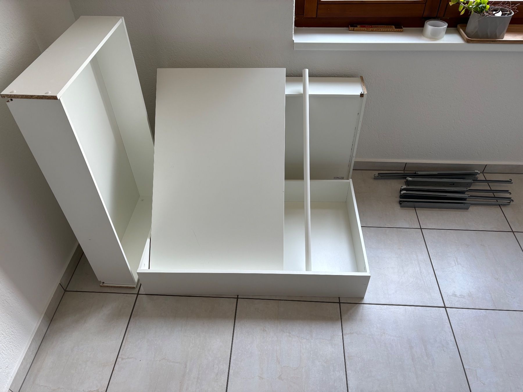 Ikea Armadi: Ikea Pax: Schubladen, Stange, Einlegebrett 100cm – Usato da Hirschthal venduto da Salentu4