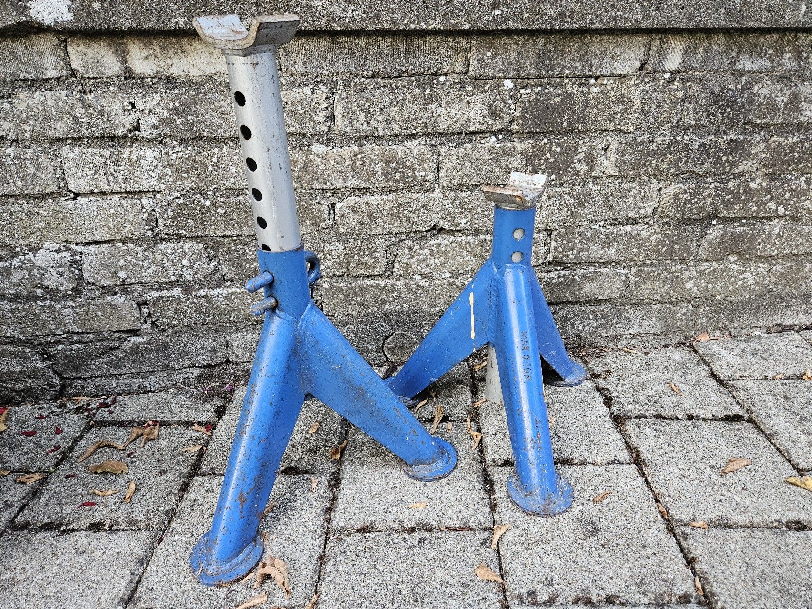 Tous les outils: 2 Unterstellböcke – D'occasion à Turgi par Gruenland