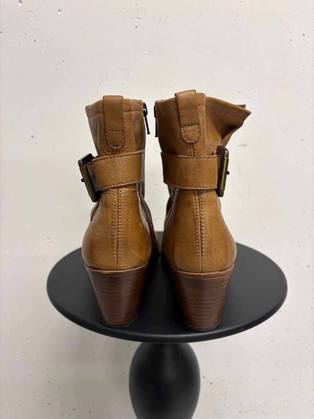 Bugatti Scarpe da donna: Bugatti Braune Lederstiefeletten Gr. 41 – Usato da Regensdorf venduto da secondchancefashion 4