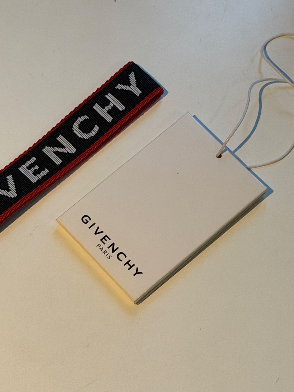 Givenchy Portachiavi: Givenchy keyholder Made in Italy New – Nuovo (secondo la descrizione) da versoix venduto da Aess