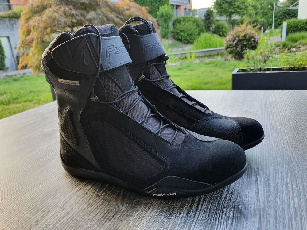 Forma hotsell twister boots