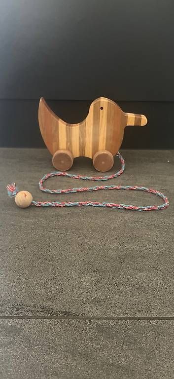 Jouets: Holz Ente zum Ziehen – D'occasion à Bellach par Fschoenbaechler