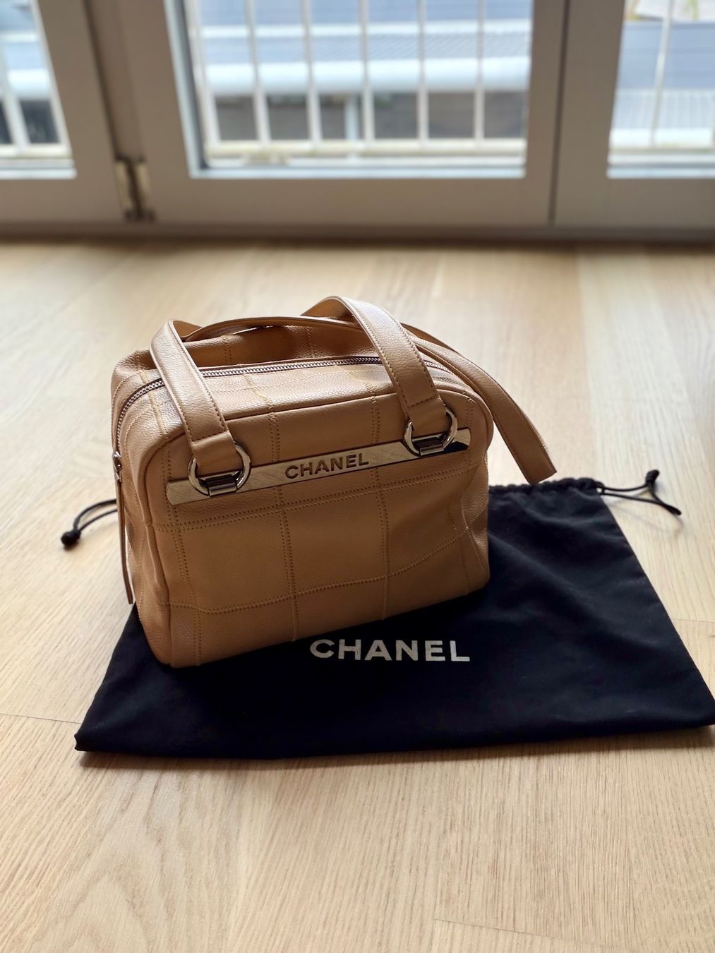Chanel Borse da donna: Sac à main Chanel cuir beige – Usato da Adliswil venduto da vic_dxw7 1