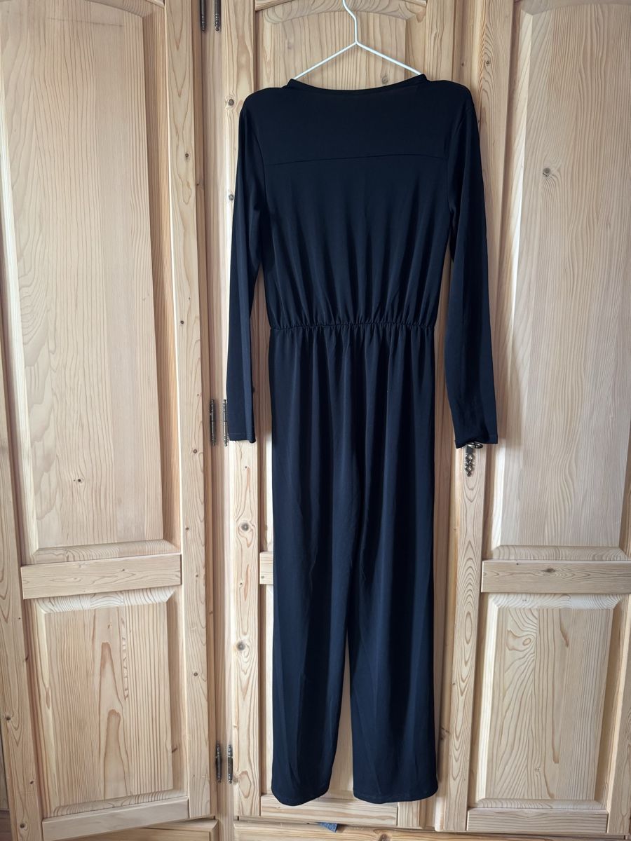 H&M Jumpsuits: Schwarzer Jumpsuit – Gebraucht aus Hergiswil NW von kaufe_bei_kaufmann 1