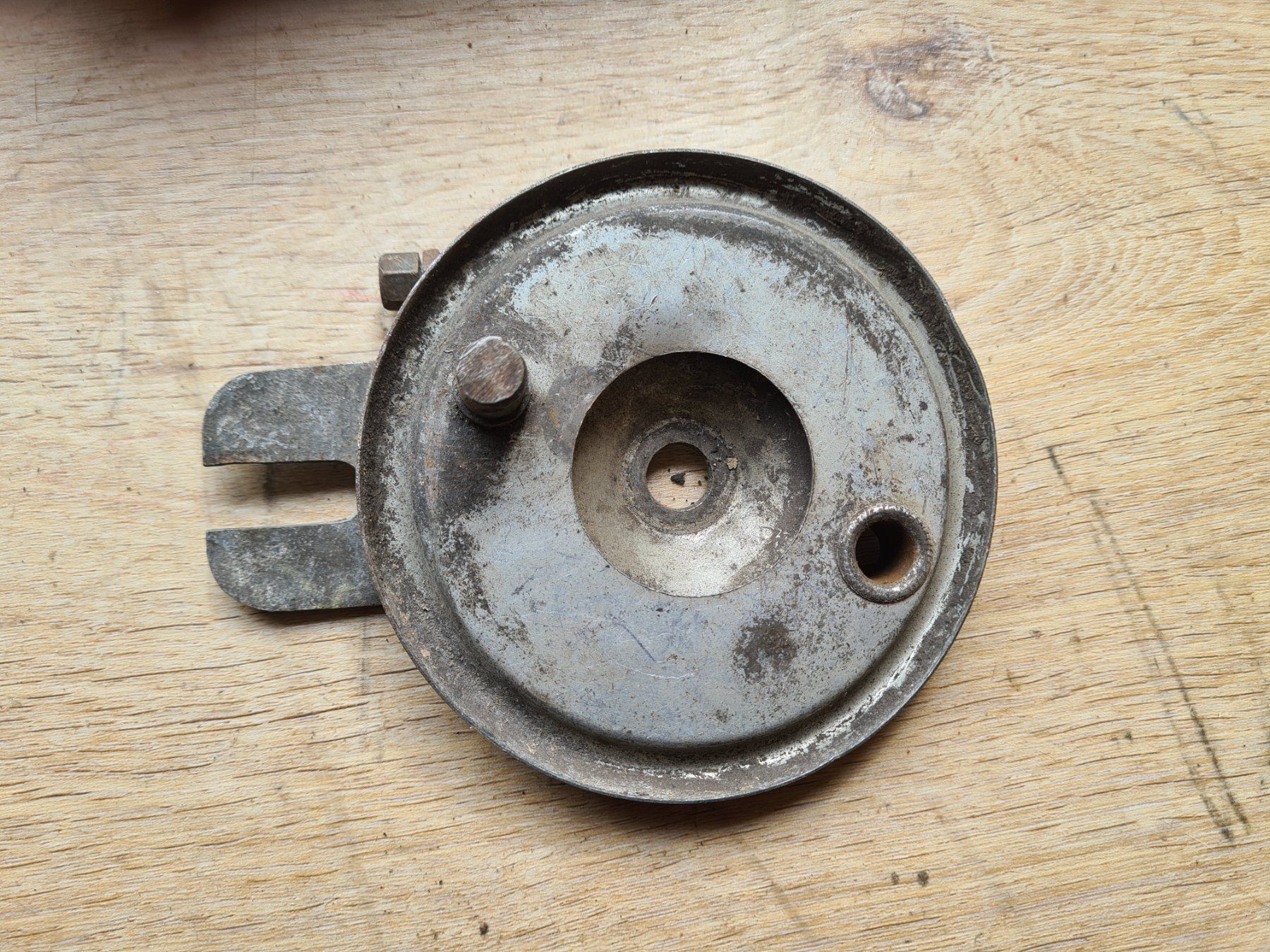 Sachs Ciclomotori: Vorderrad Bremsanker 90 mm – Usato da frümsen venduto da Sailem 1