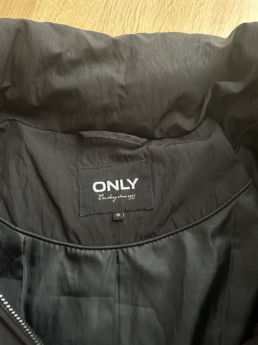 Only Giacche: ONLY - Black Puffer Jacket - Size M – Usato da Oberwil BL venduto da agne.ooo 2