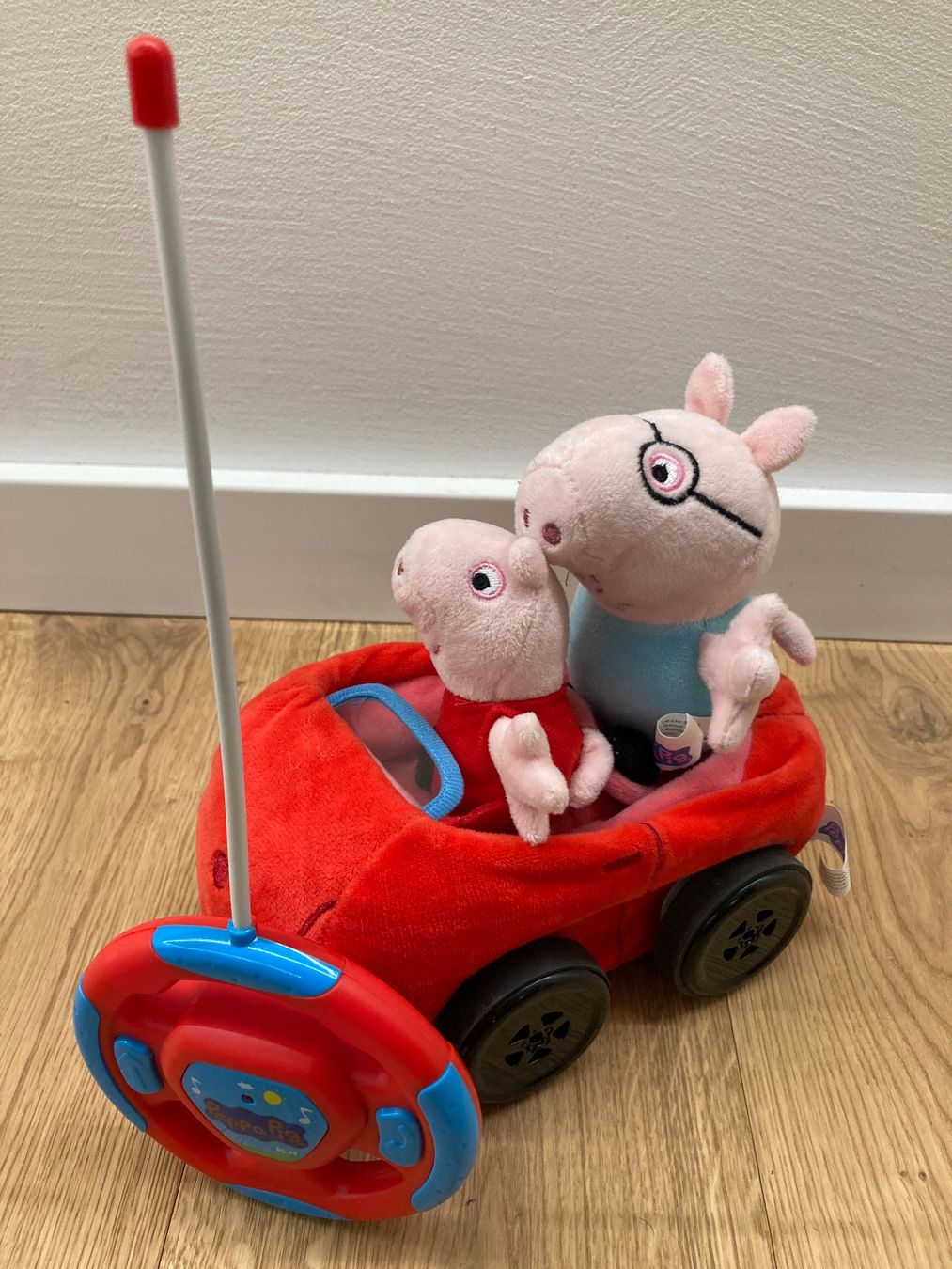 Giocattoli: Peppa Pig Auto mit Fernbedienung – Usato da Widnau venduto da VinylDeal