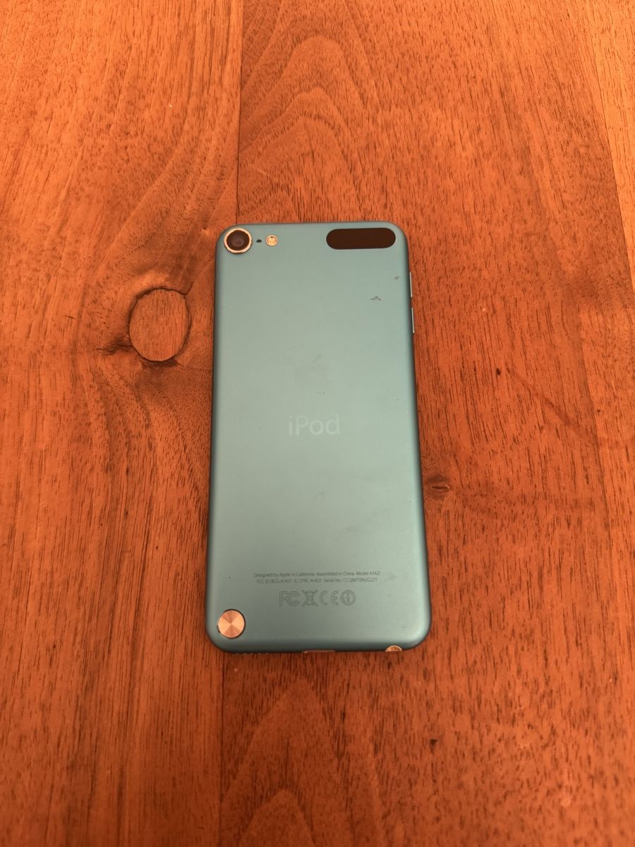 Apple Lecteur media portable: iPod Touch 5th Generation 16gb – D'occasion à Rüschlikon par YM8803 1