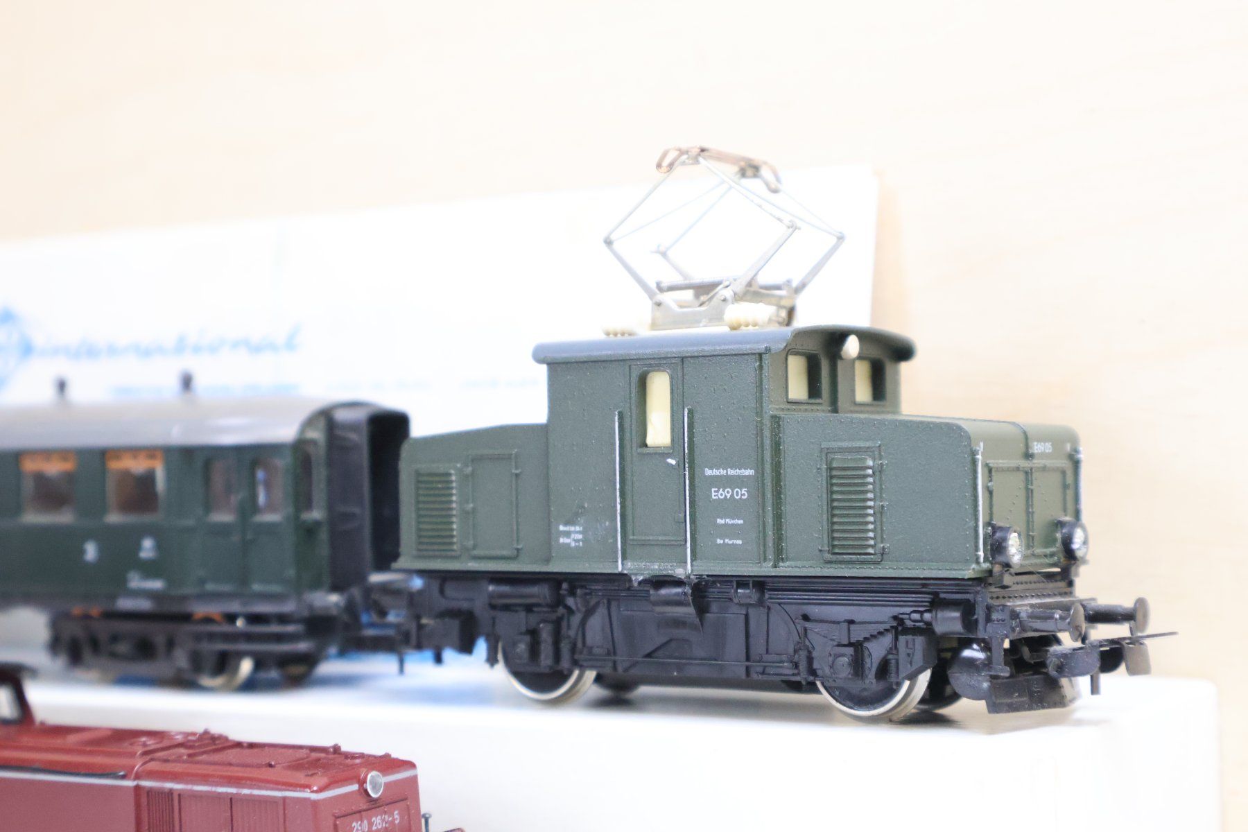 Roco Modelleisenbahnen: Roco Rangierloks + Wagen H0 Set - schöne Modelle – Gebraucht aus Winterthur von Monstera 6
