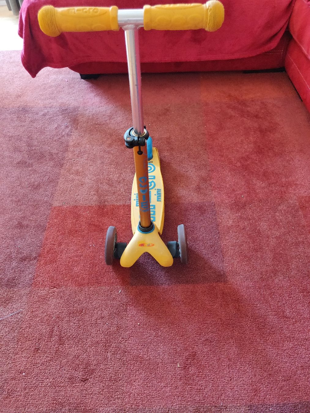 Micro Fahrzeuge für Kinder: Kinderroller Micro Mini gelb guter Zustand – Gebraucht aus Baden von vongillus 1