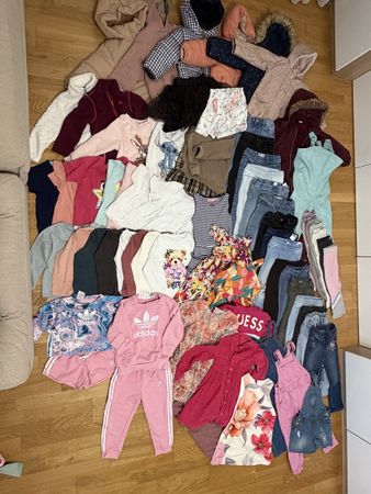 Kleiderpaket Mädchen Grösse 104cm – 67 Teile