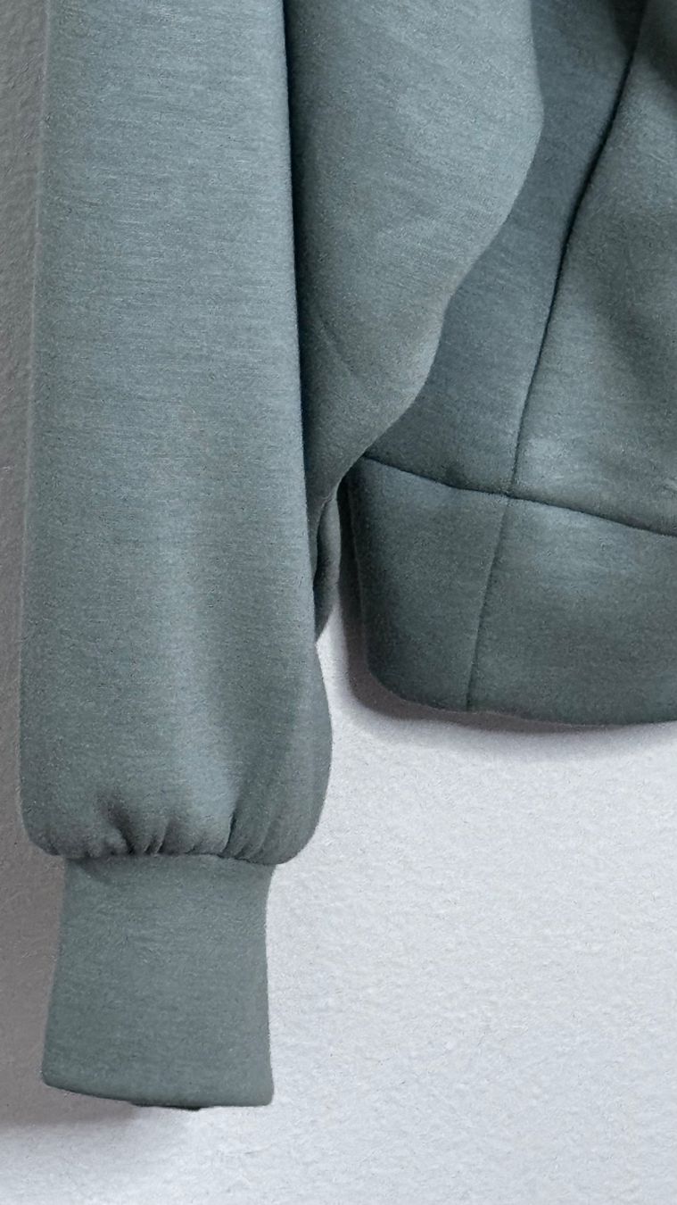 Maglioni & Felpe: Sweatshirt mit V-Ausschnitt – Nuovo (secondo la descrizione) da Mörschwil venduto da Mirka019 2
