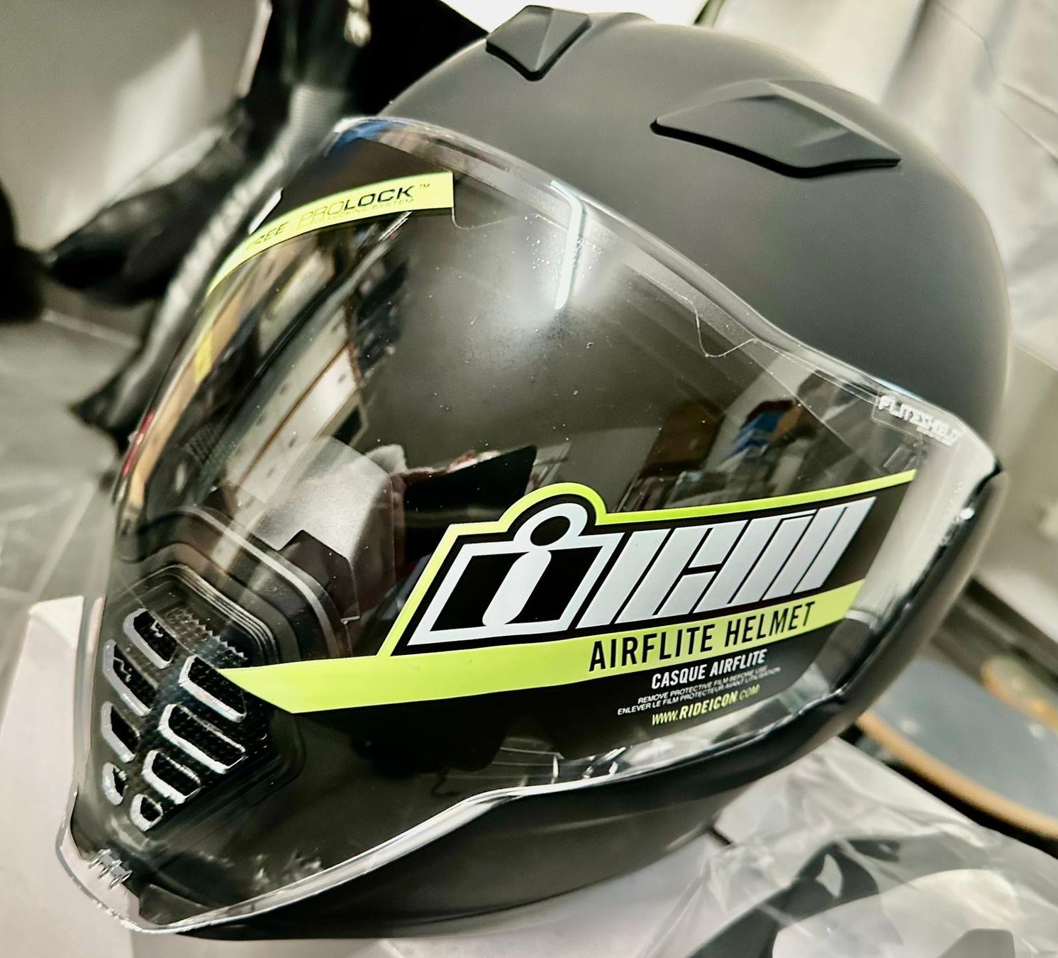 Icon Caschi & visiere: ICON Motorradhelm Neu Gr.L – Nuovo e nell'imballaggio originale da Unterseen venduto da sunnybiene