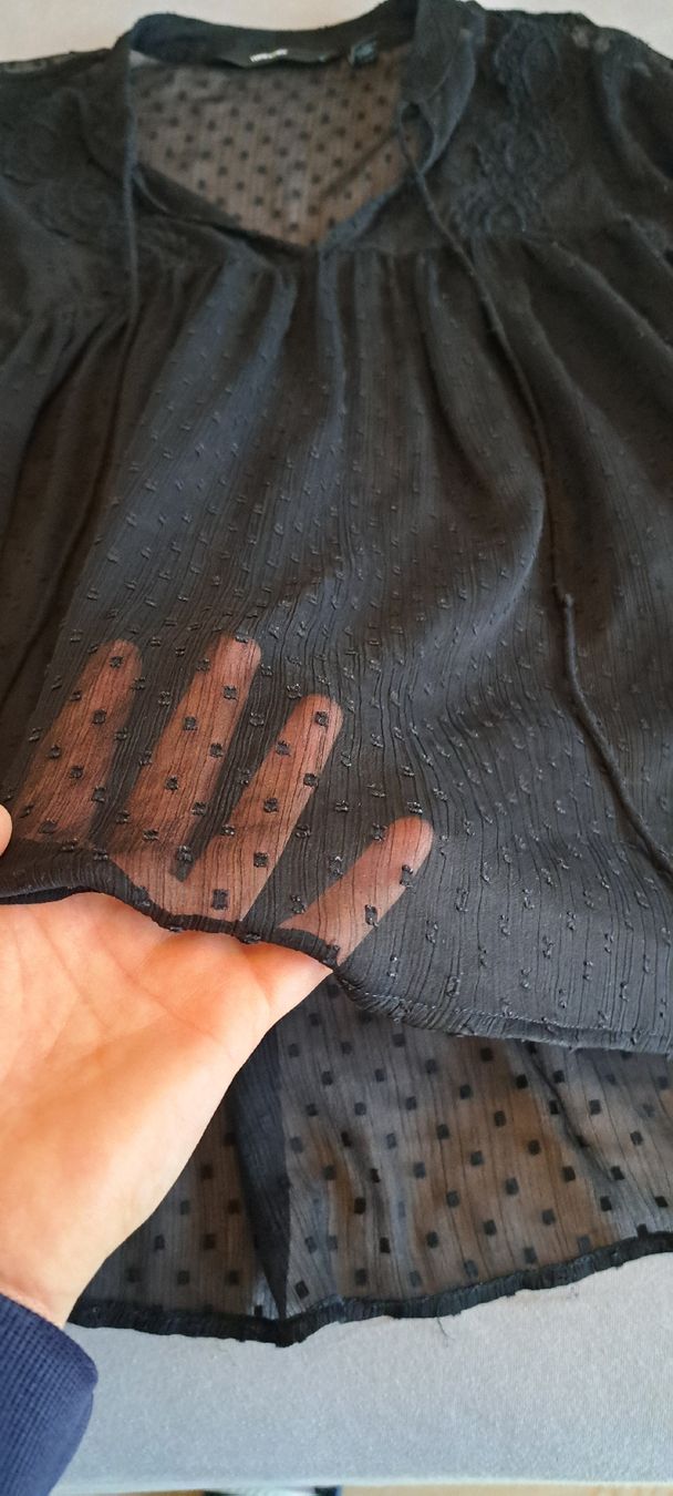 Vero Moda Blusen: luftige Bluse schwarz transparent Grösse XS – Gebraucht aus Hombrechtikon von Atroms47 2