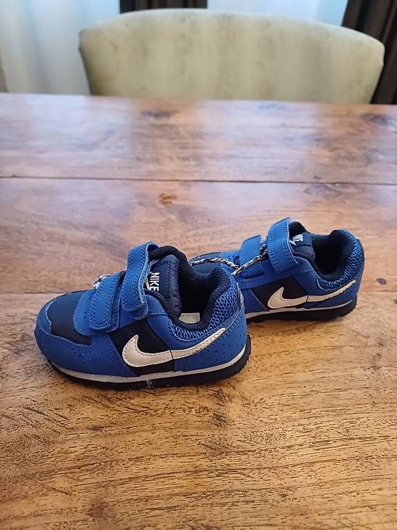 Nike Scarpe per ragazzi: Nike Schuhe Gr. 21 – Usato da Oberrieden venduto da Raja011