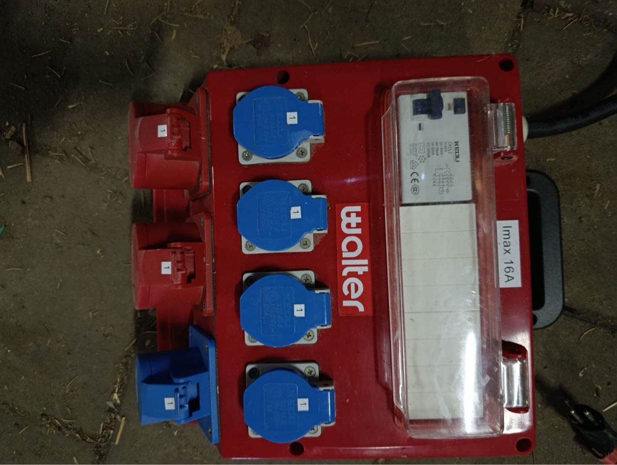Elektrotechnik: Stromverteiler Walter gute Qualität – Gebraucht aus Biel/Bienne von Husseinsheikho 2