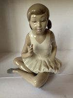 Figurine d’une  ballerine assise de NAO Lladrò en porcelai