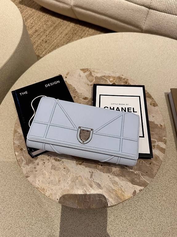 Dior Borse: DIOR CLUTCH BLUE – Usato da Schwyz venduto da bofb