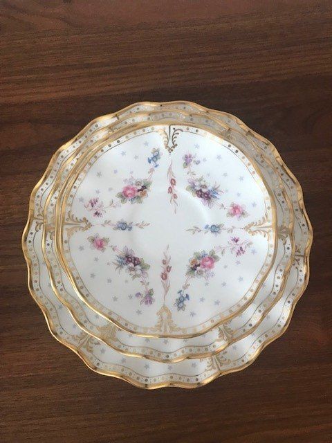 Royal Doulton Set di piatti: Antikes Prozellan Royal Crown Derby "Antoinette" – Nuovo (secondo la descrizione) da Ossingen venduto da Orelius 1