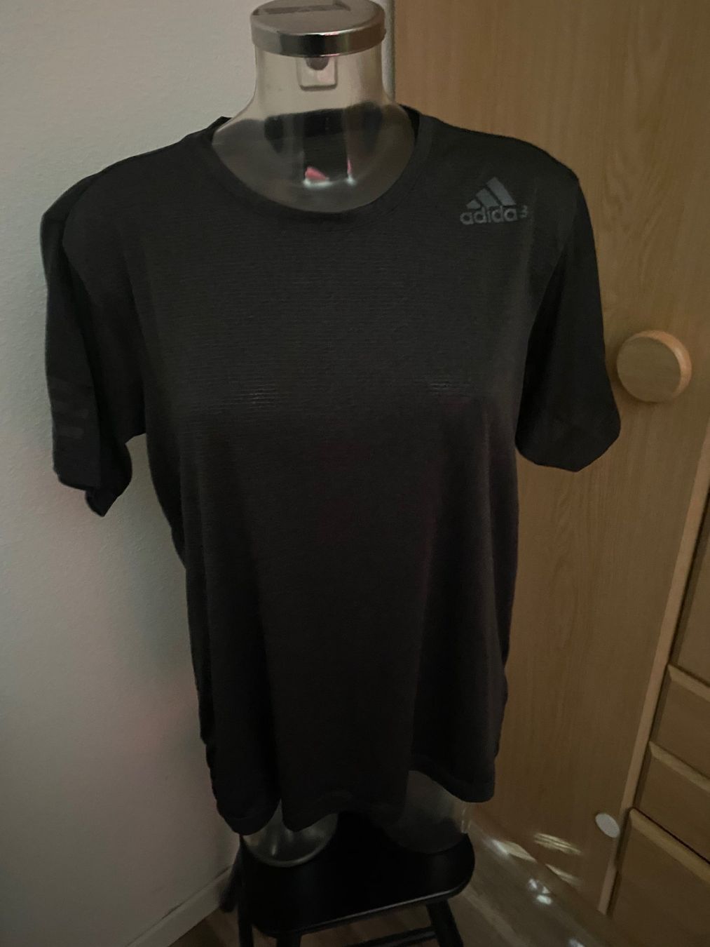 Adidas T-Shirts: adidas Freelift T-Shirt climacool Grösse L – Gebraucht aus Allenwinden von Obalu 2