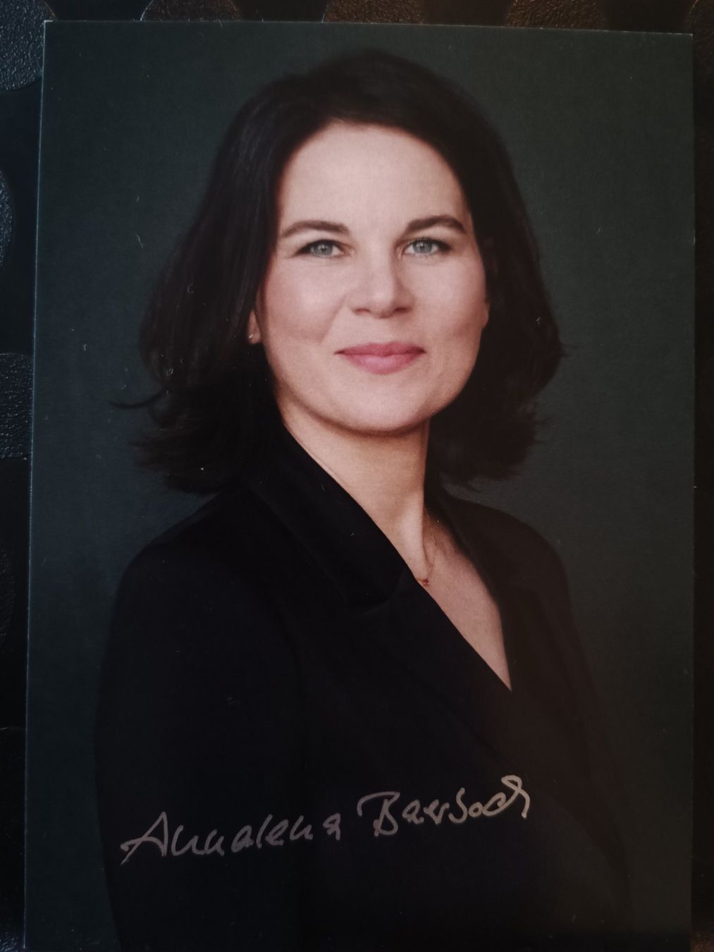 Autografi: Annalena Baerbock - handsigniert – Usato da Menziken venduto da Artographs