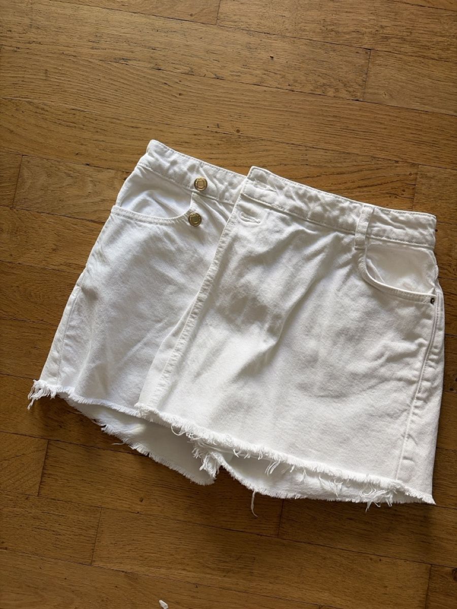 Zara Gonne: Jupe short blanche Zara Taille S  – Usato da Martigny venduto da O96