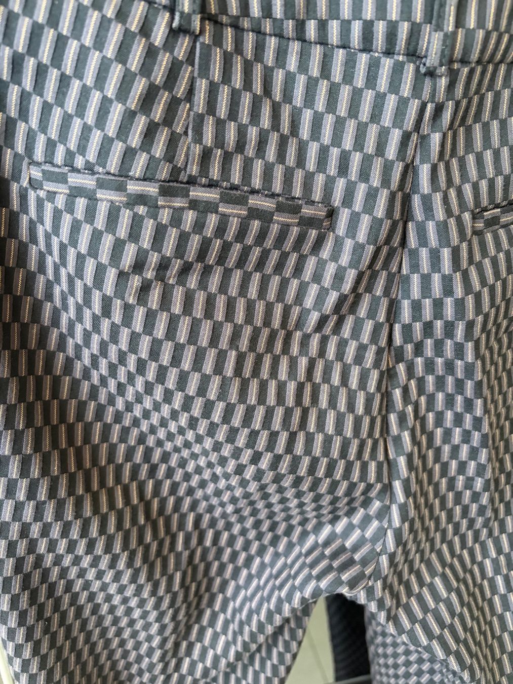Hugo Boss Pantaloni: HUGO BOSS Hose Gr. 36 Jacquard Muster Anthrazit Rosé – Nuovo (secondo la descrizione) da Wallisellen venduto da Lan_82sz 4