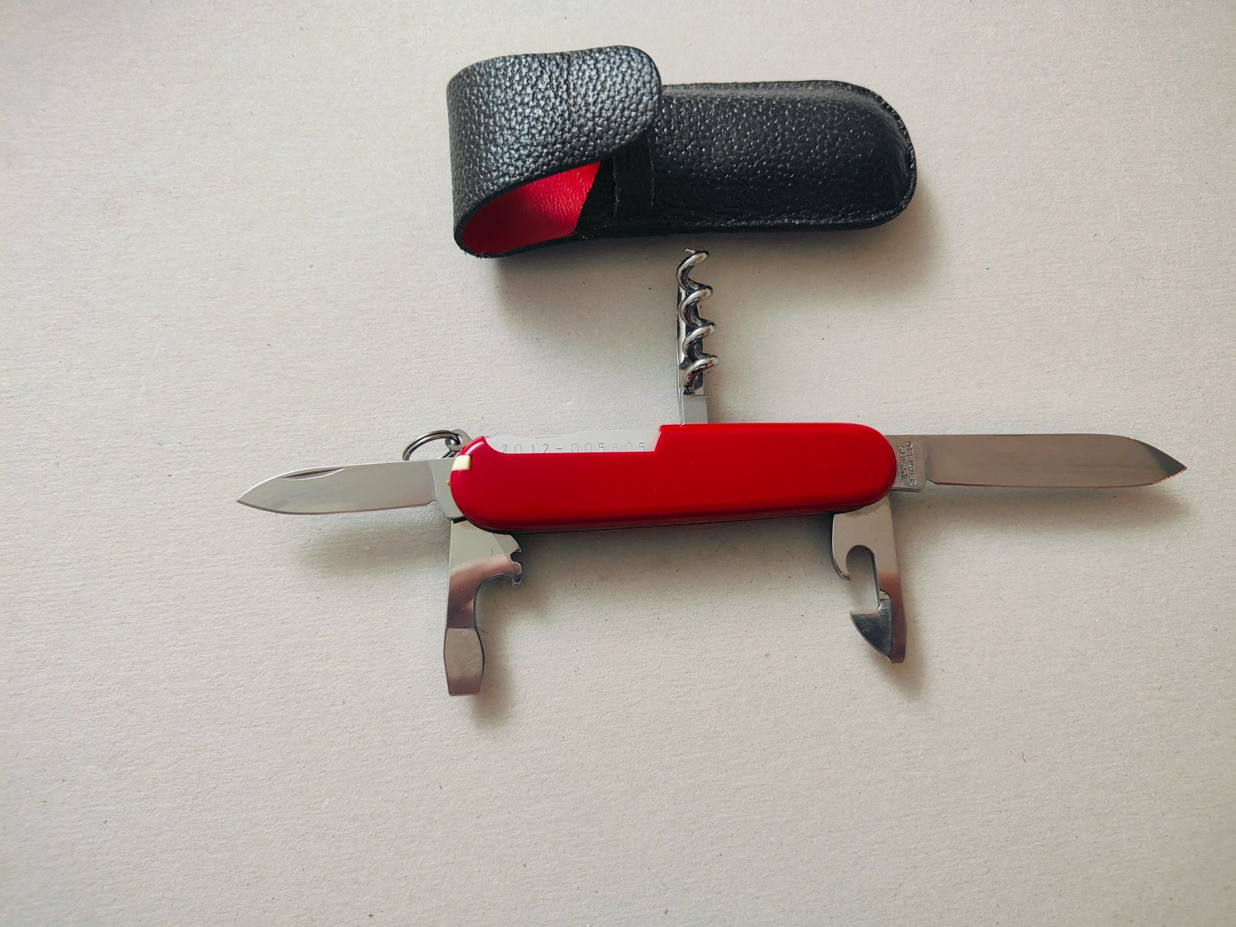 Victorinox Coltelli tascabile: Victorinox Offiziersmesser Rot – Usato da Olten venduto da Mezopotamya 1