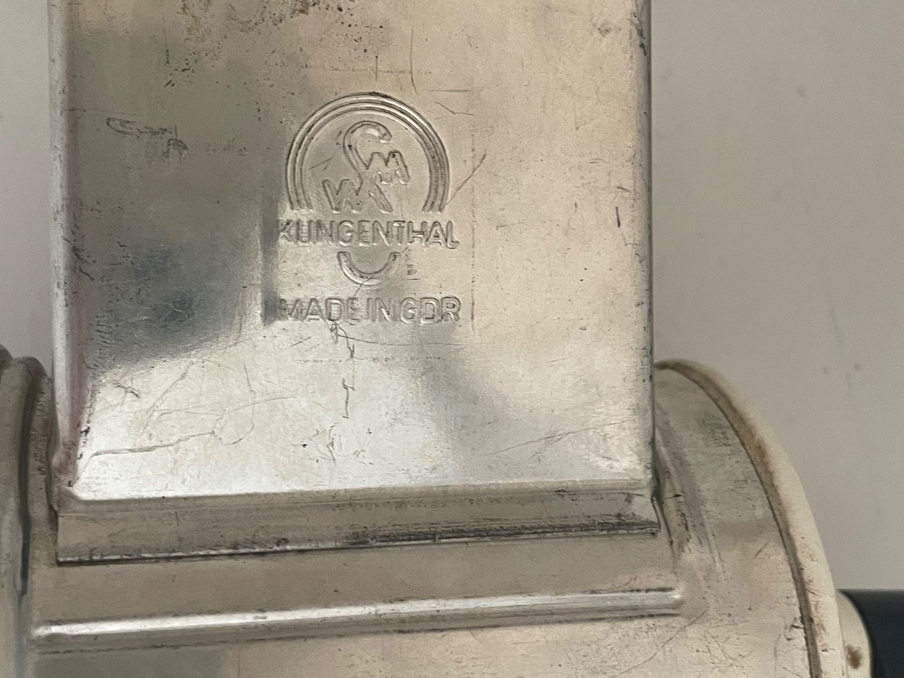 Küchengeräte: Vintage handbetriebene Mühle – Gebraucht aus Minusio von Pink222 1