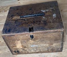 Holzkiste der CH Armee