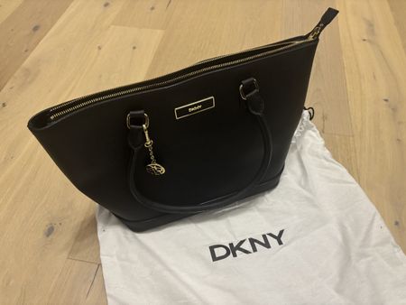 Elegante DKNY Handtasche in Schwarz - Top Zustand!